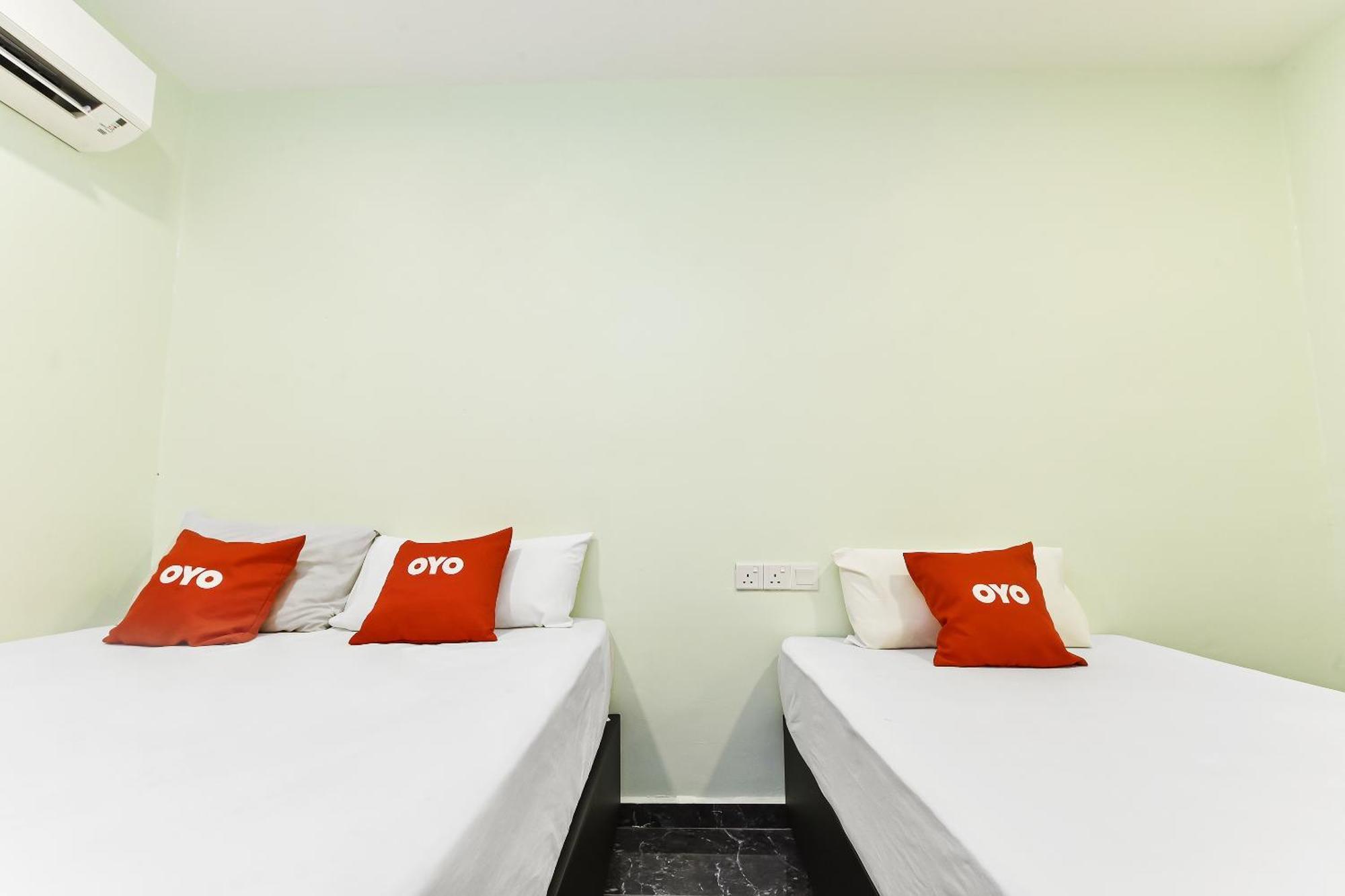 Oyo 90445 Th Hotel Bahau Dış mekan fotoğraf