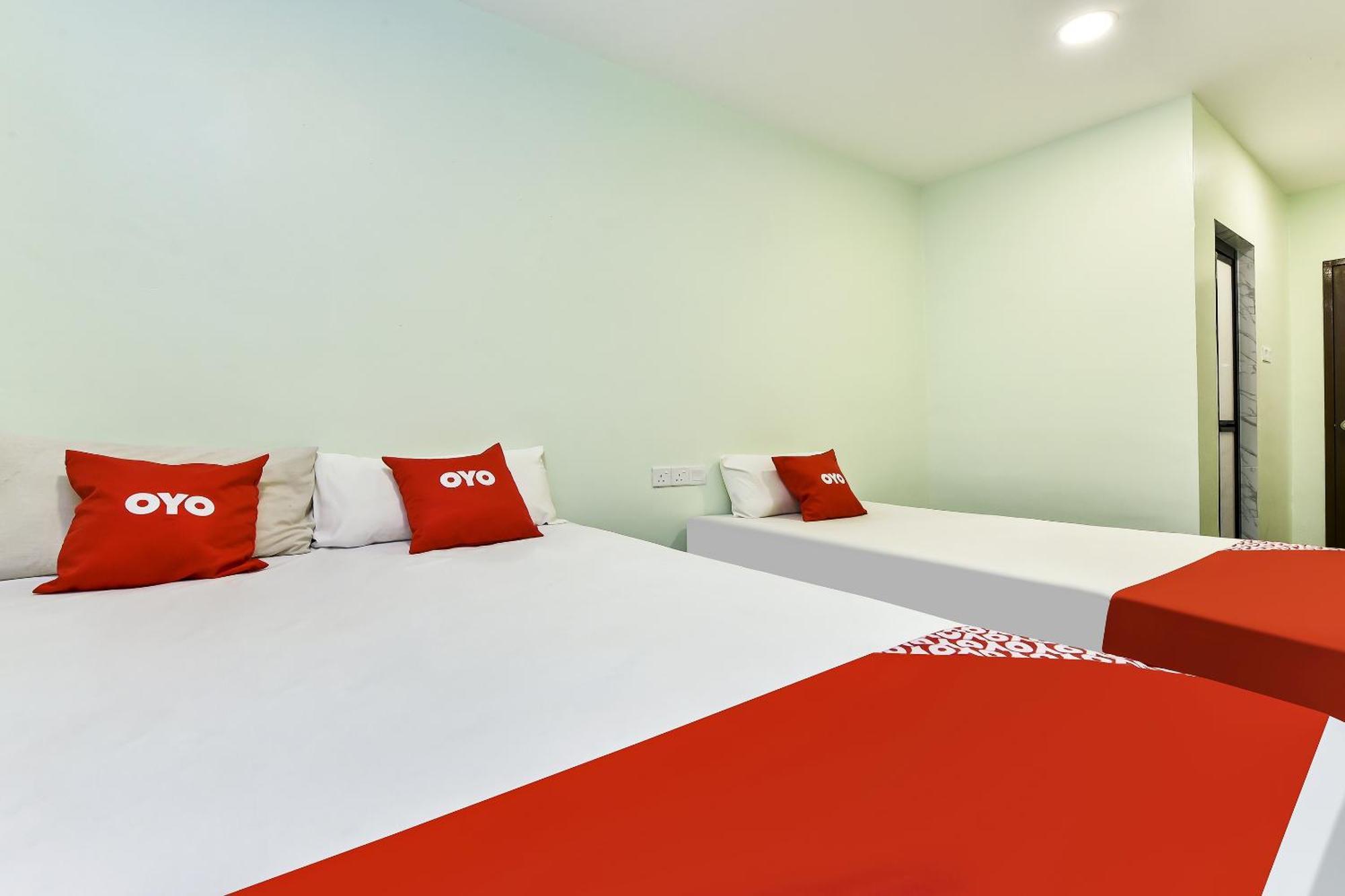 Oyo 90445 Th Hotel Bahau Dış mekan fotoğraf